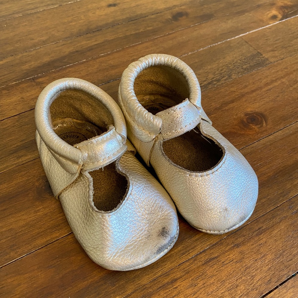 Freshly Picked Platinum Ballet Flat size 5